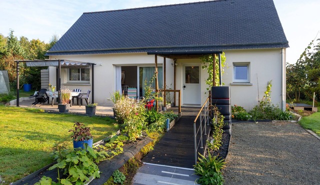 Holiday Home 'Maison Avec Terrasse Et Jardin' with Private Terrace, Private Garden and Wi-Fi