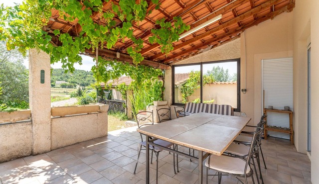 Holiday Home 'Maison Avec Vue Sur Le Ventoux' with Mountain View, Terrace and Wi-Fi