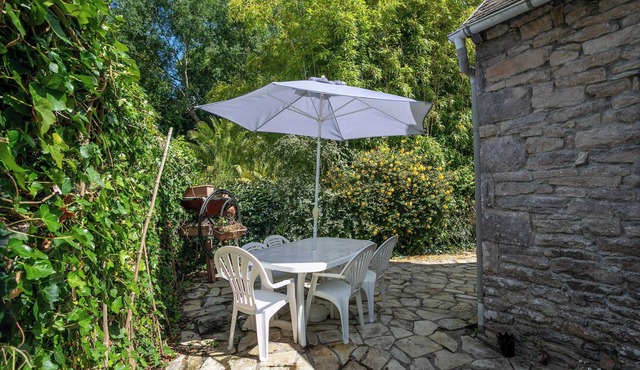 Holiday Home 'Maison Bateau' with Shared Terrace and Air Conditioning