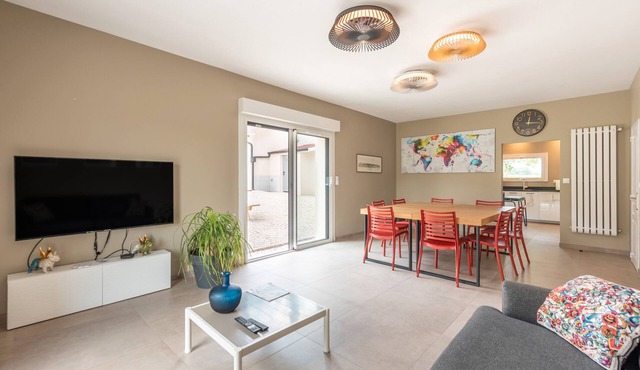 Holiday Home 'Maison De Campagne' with Private Terrace, Private Garden and Wi-Fi