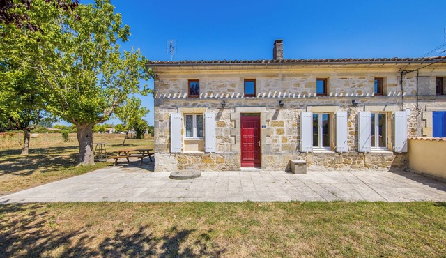 Holiday Home 'Maison De Campagne Avec Jardin' with Private Terrace, Private Garden and Air Conditioning