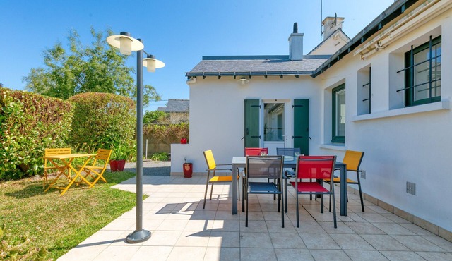 Holiday Home 'Maison De Charme' with Private Terrace, Wi-Fi and Air Conditioning