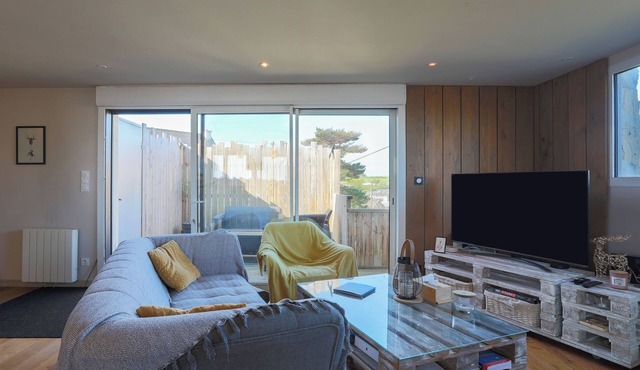 Holiday Home 'Maison De Charme Vue Mer Et Jacuzzy' with Private Garden and Wi-Fi