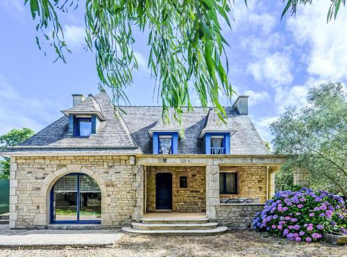 Holiday Home Maison De Bréarec by Interhome