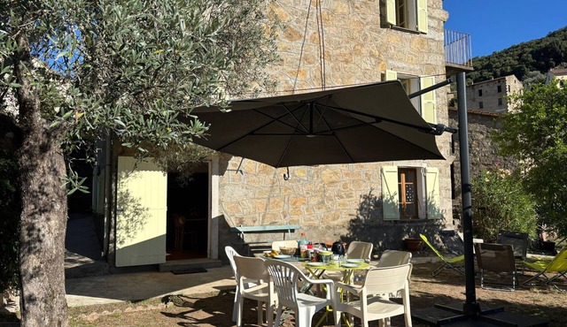 Holiday Home 'Maison De Jeannette' with Mountain View, Private Terrace and Wi-Fi