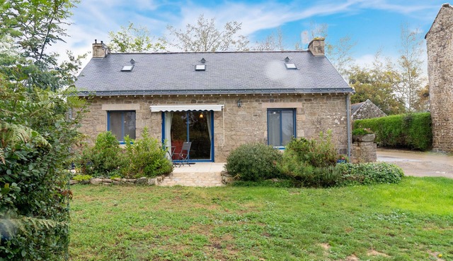 Holiday Home 'Maison de Pays' with Private Garden and Wi-Fi