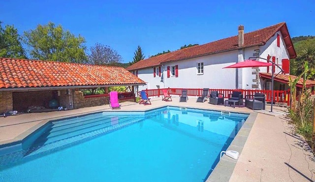 Holiday Home 'Maison Elixondoa' with Mountain View, Wi-Fi and Air Conditioning