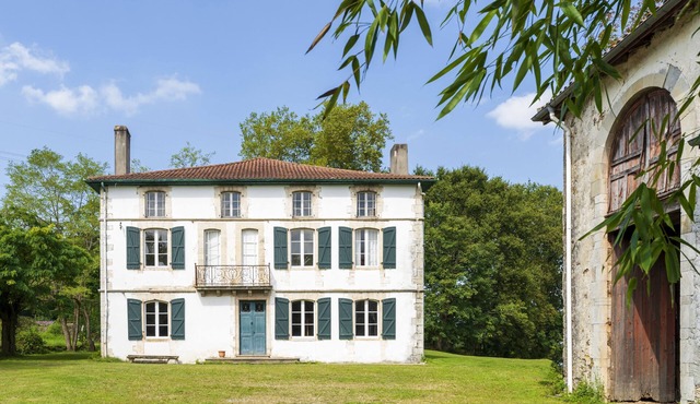 Holiday Home "Maison Etxeparea" with Wi-Fi