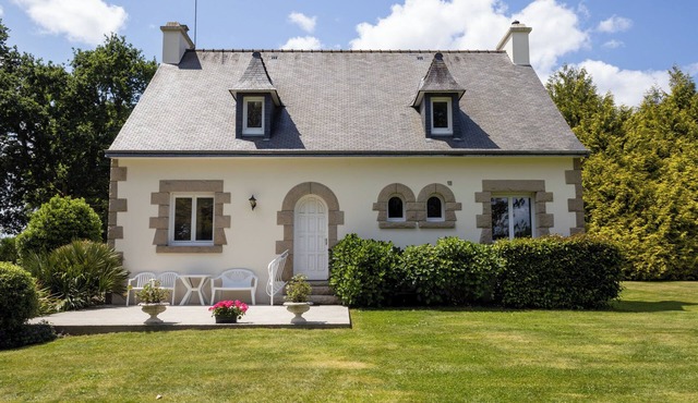 Holiday Home 'Maison Familiale' with Private Terrace, Private Garden and Wi-Fi