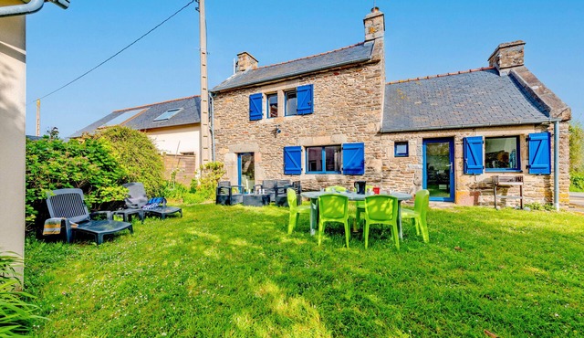 Holiday Home 'Maison 6 Personnes Avec Piscine' with Private Pool and Wi-Fi