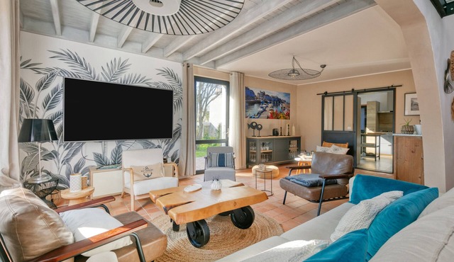 Holiday Home 'Maison Chaleureuse' with Private Terrace, Private Garden and Wi-Fi