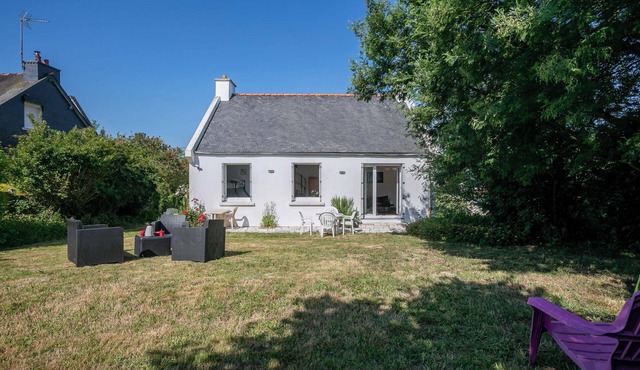 Holiday Home 'Maison Bretonne' with Private Terrace, Private Garden and Balcony