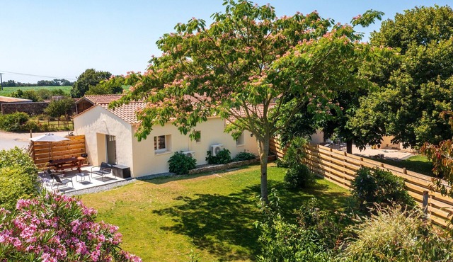 Holiday Home 'Maison Proche Vendée Globe 6p' with Private Terrace and Air Conditioning