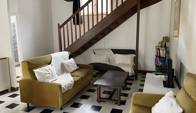 Holiday Home 'Maison Le Port Au Vin' with Shared Terrace, Private Garden and Wi-Fi