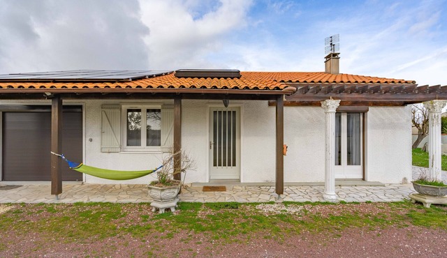 Holiday Home 'Maison Médis' with Garden & Terrace