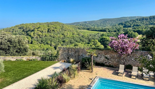 Holiday Home 'Maison Olivier, Authentiek En Luxe' with Mountain View, Private Pool and Wi-Fi