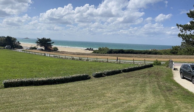 Holiday Home 'Maison Sacatère Sea View' with Shared Terrace, Sea View & Wi-Fi