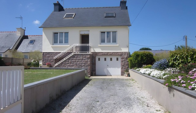 Holiday Home 'Maison Ty Guillou' with Private Garden and Wi-Fi