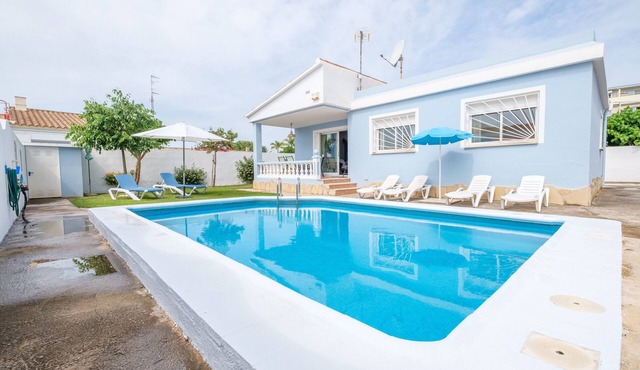 Holiday Home "Marblau 4" near the Beach with Pool and Wi-Fi