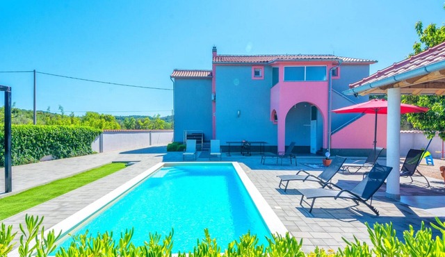 Holiday Home Marinela - Four Bedroom Holiday Home with Swimming Pool