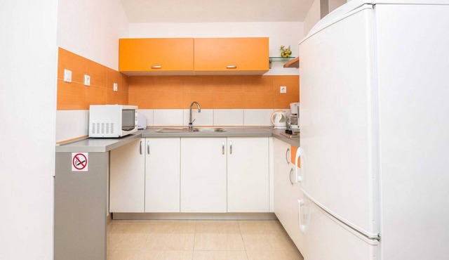 Holiday Home Marinela - Four Bedroom Holiday Home with Swimming Pool