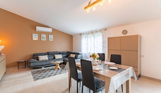 Holiday Home 'Marquet' with Private Terrace, Shared Garden and Air Conditioning
