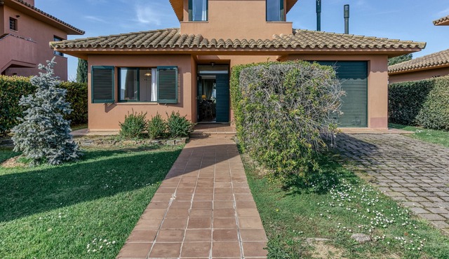 Holiday Home "Marta" with Shared Pool & Wi-Fi