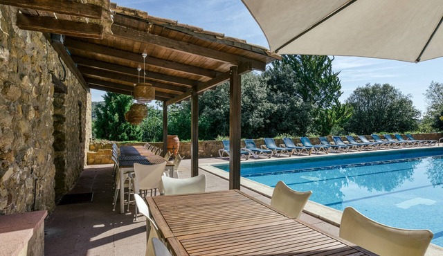 Holiday Home 'Mas Salvanera' with Mountain View, Pool & Wi-Fi