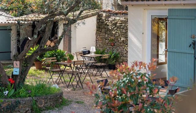 Holiday Home 'Mazet' with Private Terrace, Private Garden and Wi-Fi