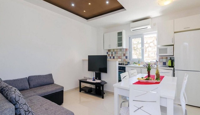 Holiday Home Mediterranean Dream - Four-Bedroom Holiday Home