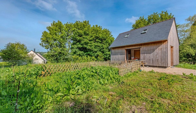 Holiday Home 'Mini-maison Bois' with Private Terrace and Private Garden
