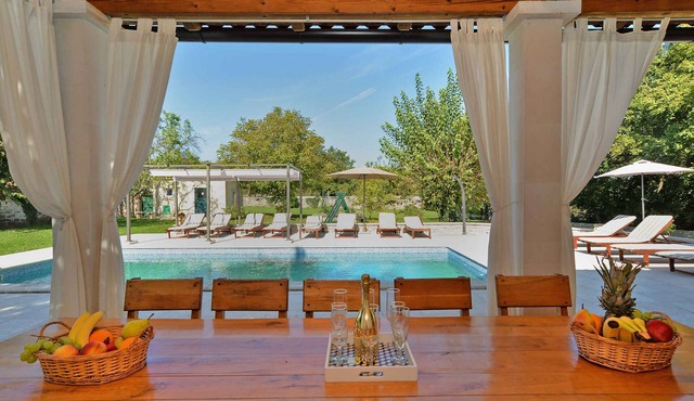 Holiday home mit Pool und Klimaanlage