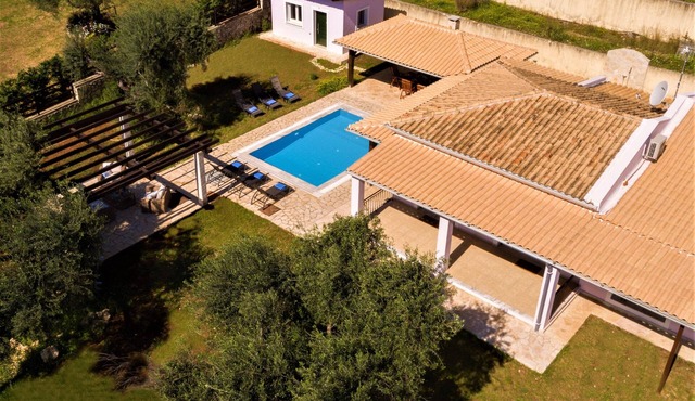 Holiday Home 'Modern Single-story Villa' with Wi-Fi