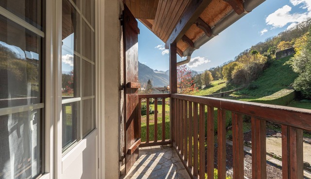 Holiday Home 'Montée Du Boiloa - Bielle, Laruns' with Mountain View, Private Terrace and Private Garden