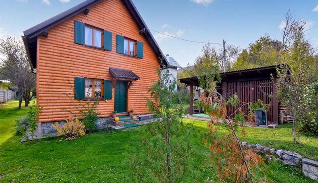 Holiday Home Nada - Two Bedroom Holiday Home with Private Garden