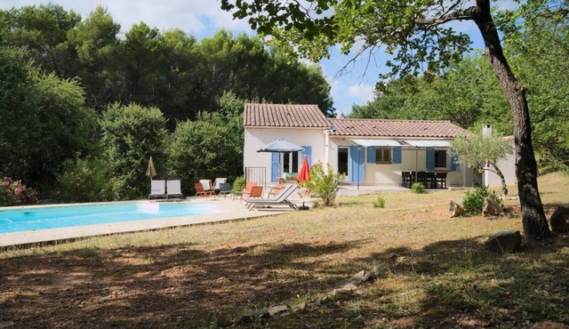 Holiday Home, nature and swimming pool in Provence !