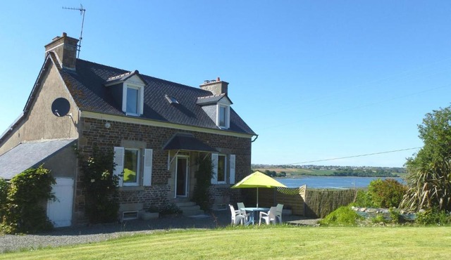 Holiday Home near Goëlo Coast & Beaches