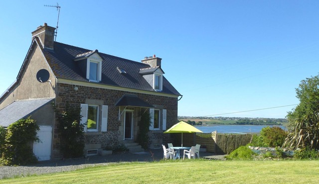 Holiday Home near Goëlo Coast & Beaches