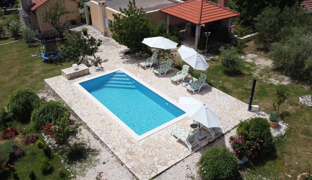 Holiday home Neva with private pool and game room