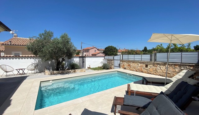 HOLIDAY HOME "NOVAKI" WITH PRIVATE POOL