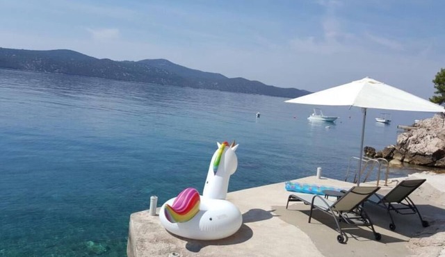 Holiday Home Odiseja- One Bedroom Apartment with Terrace and Sea View