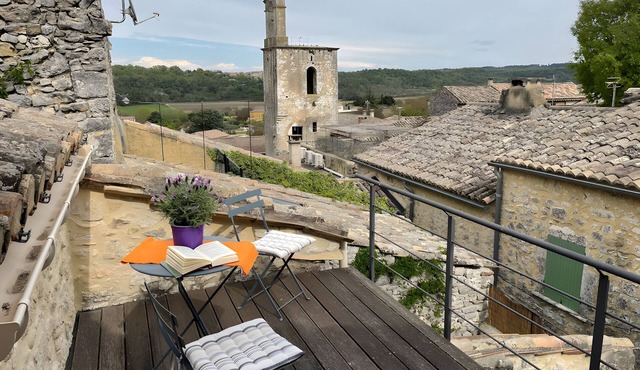 Holiday Home 'Orange - Paradis De Provence' with Mountain View, Private Terrace and Wi-Fi