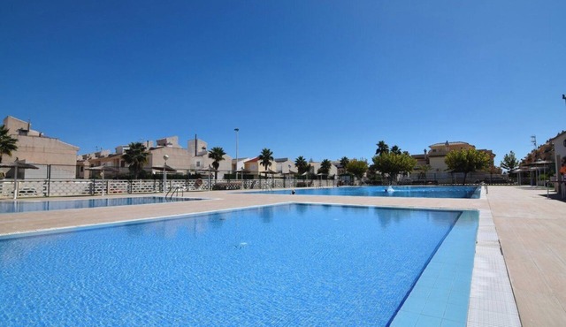 Holiday Home 'Preciosa Vivienda Unifamiliar' with Mountain View, Shared Pool and Wi-Fi