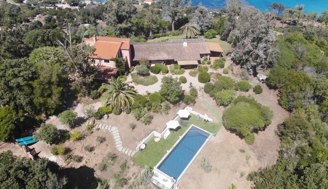 Holiday Home 'Paradisiaque En Corse' with Sea View, Private Pool and Wi-Fi