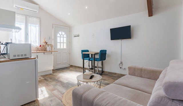 Holiday Home 'Paul Et Sophie' with Private Terrace and Wi-Fi