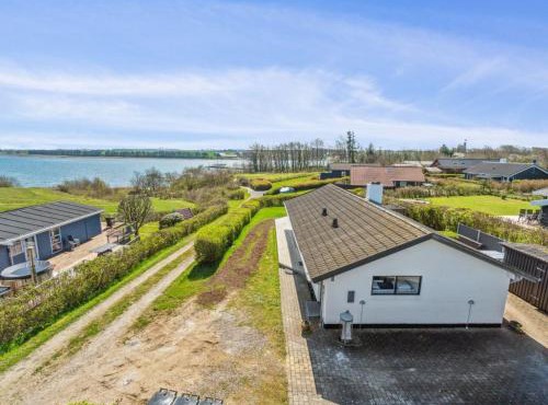 Holiday Home Peetu - 200m to the fjord by Interhome