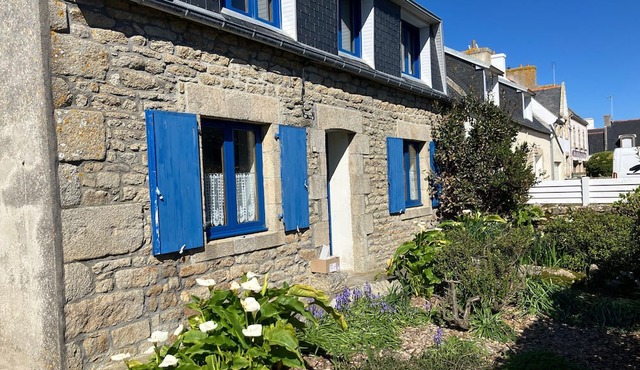 Holiday Home 'Penty À Deux pas de La Mer' with Private Garden and Hot Tub