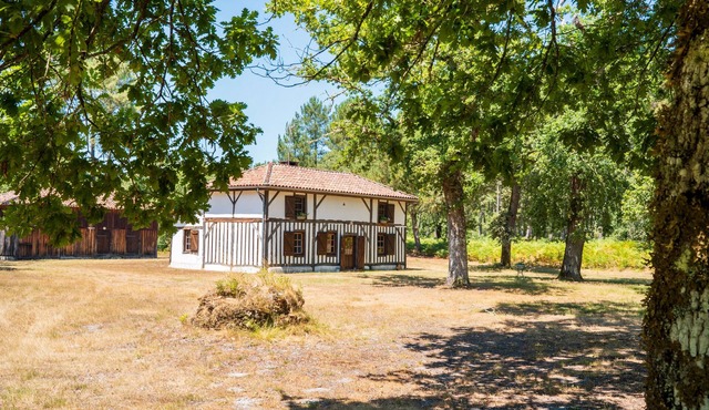 Holiday Home 'Petit Chantalaoude' with Private Terrace, Private Garden and Wi-Fi