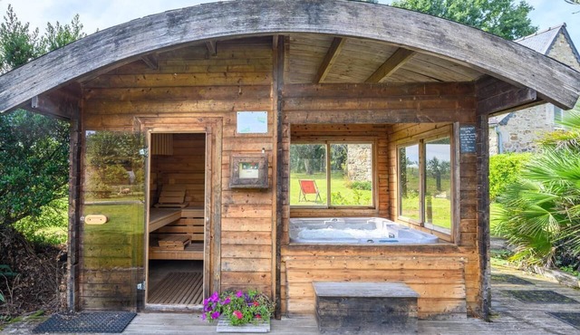 Holiday Home 'Petite Maison Dans La Prairie' with Private Terrace and Private Garden