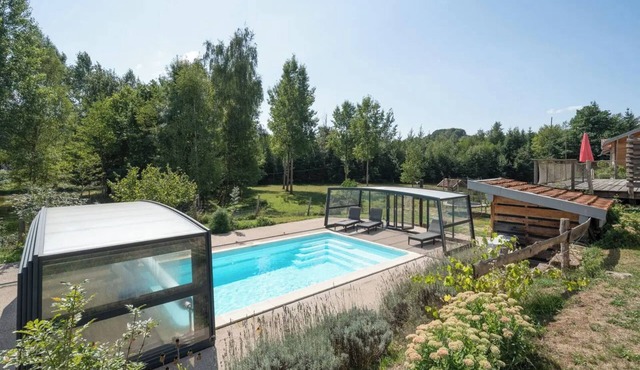 Holiday Home 'Piscine Spa Et Sauna Privé' with Lake View, Private Pool and Wi-Fi
